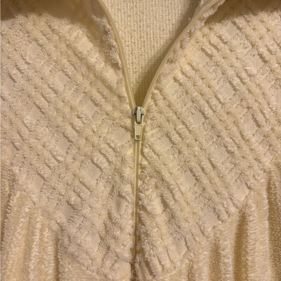 Delicates Spa Butter Yellow Textured Robe - Picture 3 of 4